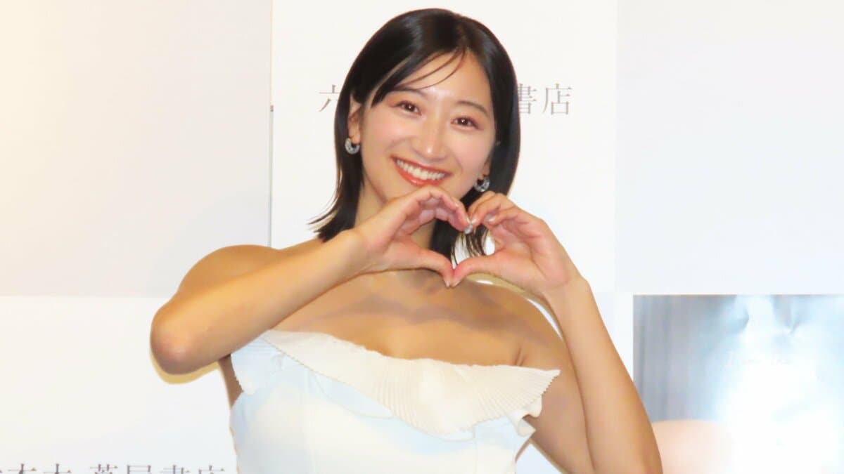 【 榎原依那 】 ‟国宝BODY" 2nd写真集は「グラビアにおいての全てが表現できた」30代までにしたいことは「大恋愛」