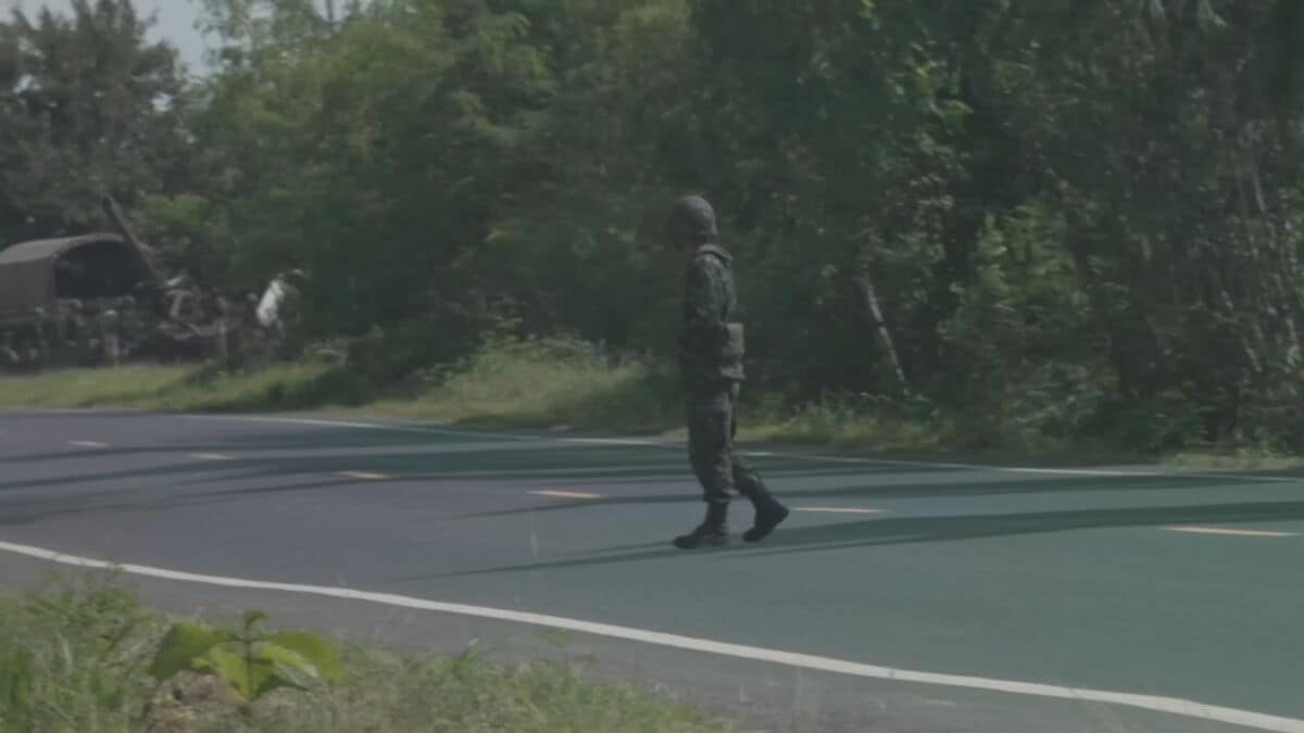 タイ軍がカンボジア領内に空爆 カンボジア軍の攻撃で兵士5人死傷と発表 カンボジア国防省「タイ軍が攻撃」「反撃していない」と反発