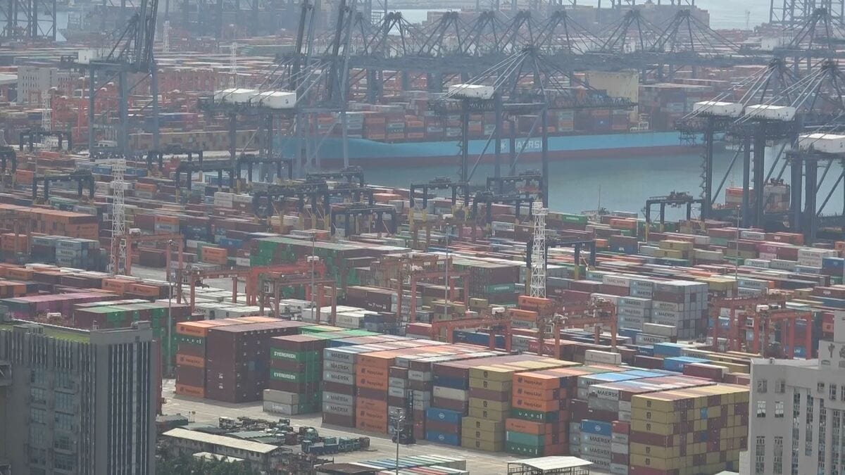 中国　11月の対米輸出28.6％減　世界全体に対する貿易額は4.1％増