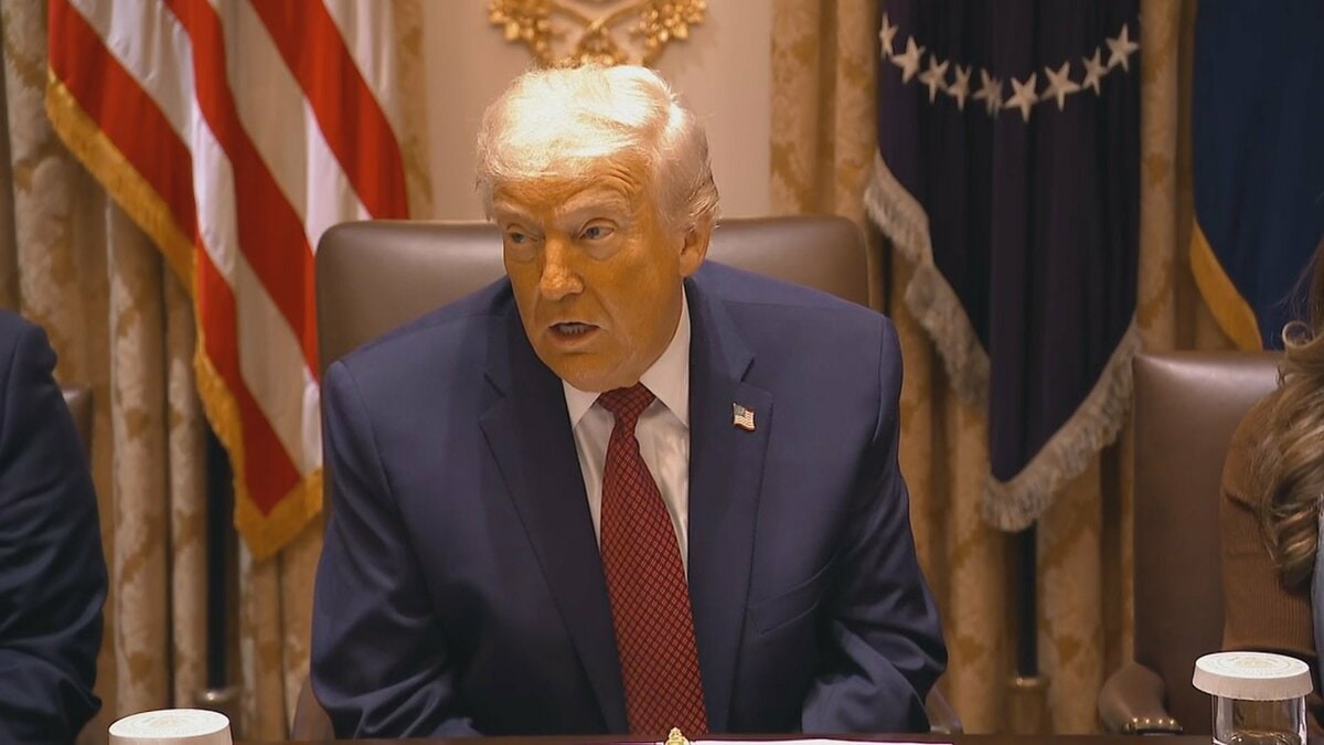 トランプ大統領 エヌビディア製AI半導体の中国への輸出を許可 安全保障重視の方針を転換 中国はAI開発進めやすくなる見通し