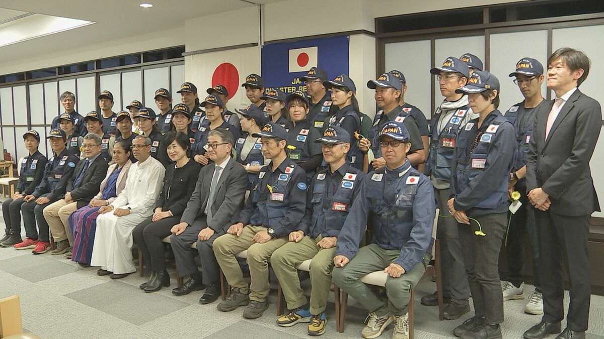 スリランカでのサイクロン被害 派遣された医療チームが日本へ帰国 解団式を行う