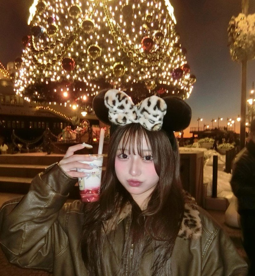 【辻希美・長女】希空　「今年もクリスマスディズニー❤」「このいちごミルク大好き！！！」