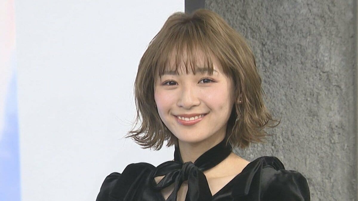 【浅川梨奈】5thカレンダー発売　次作は“全身コスプレ”？「今のうちに会社に置いていただきたい」　『フェイクマミー』共演・波瑠の結婚も祝福「あ〜いいな」