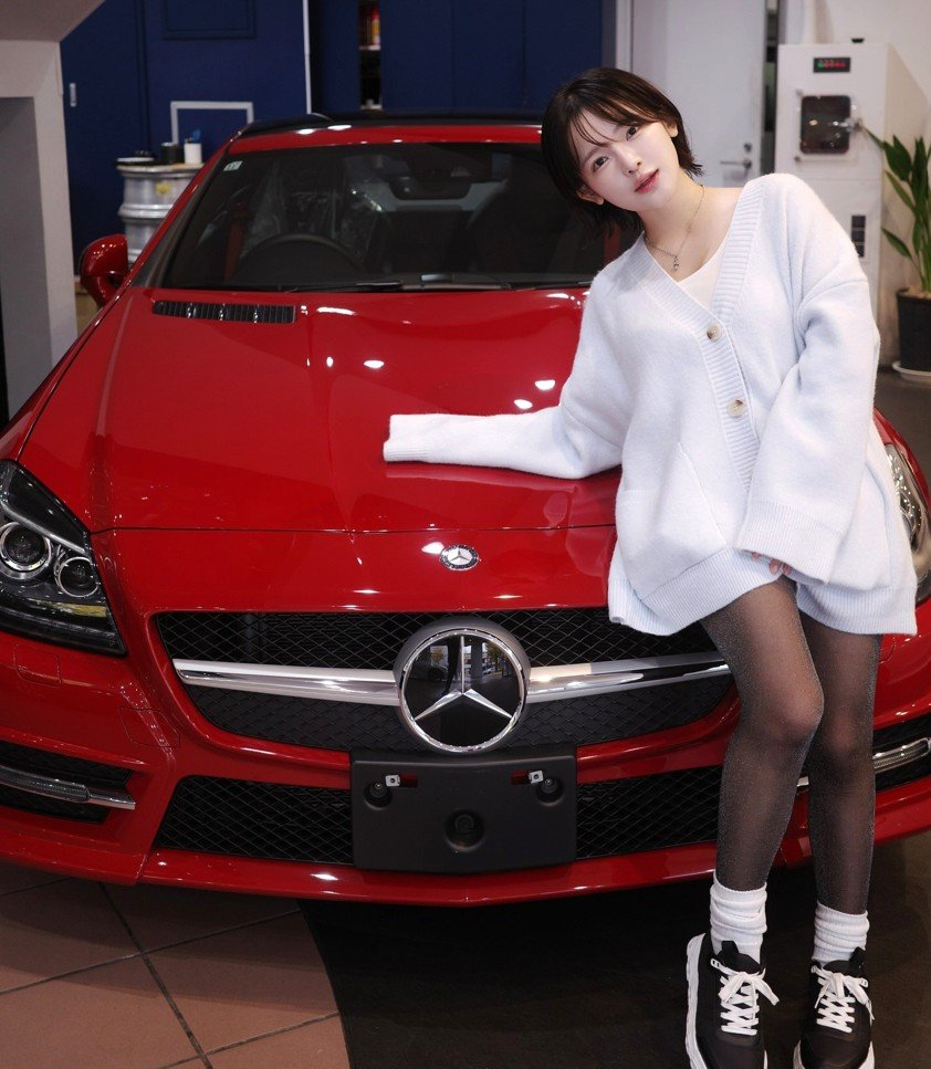 【 天木じゅん 】 「夢だった 赤のオープンカー」 納車を報告 「Mercedes-Benz SLK200」「乗り心地最高です」