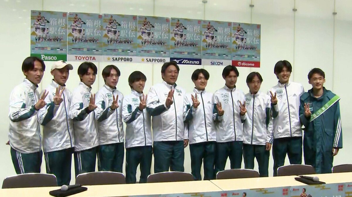 青山学院大が歓喜の3連覇達成　黒田朝日「みんなに“ありがとう”と言いたい」原監督「プライドを持って戦ってくれた」【箱根駅伝】