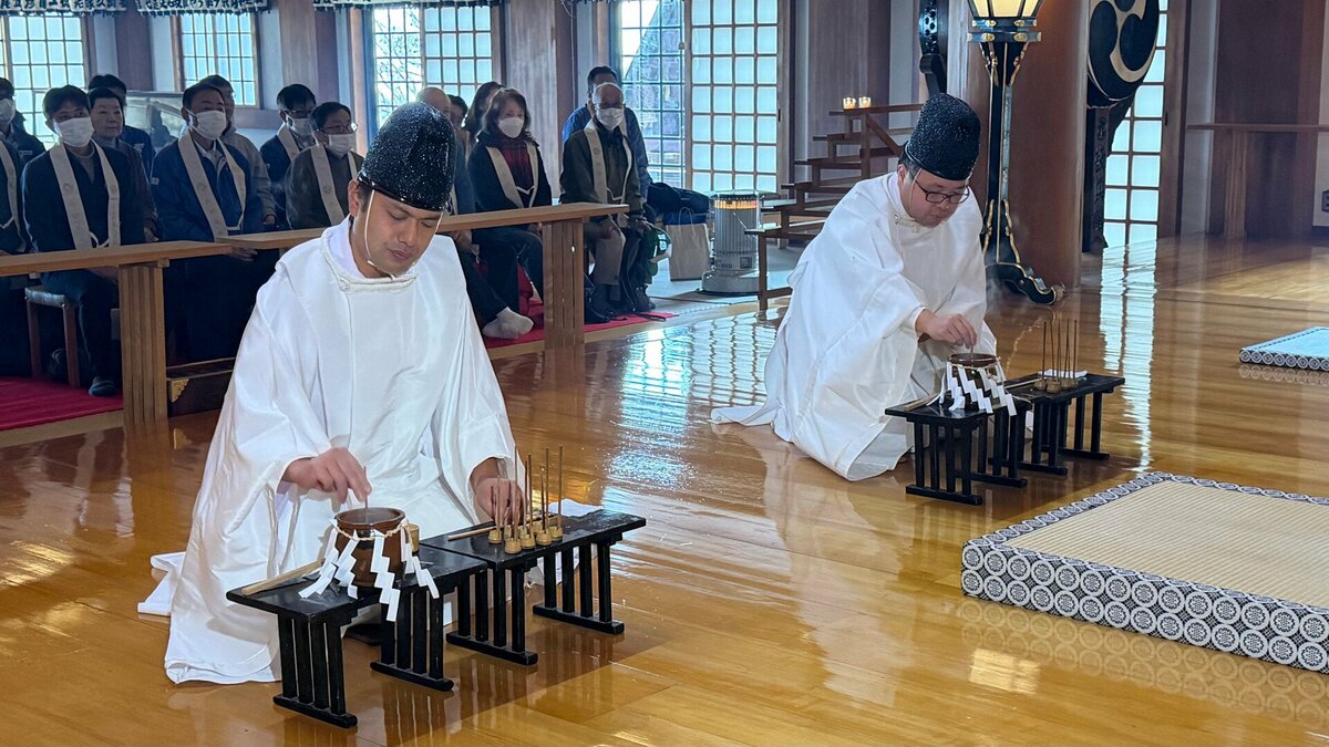 「穏やかな一年になりそう」無病息災を願い七草粥食べる日に「お粥」で占い 神奈川県伊勢原市で300年以上続く伝統の神事で農作物の豊凶を占う