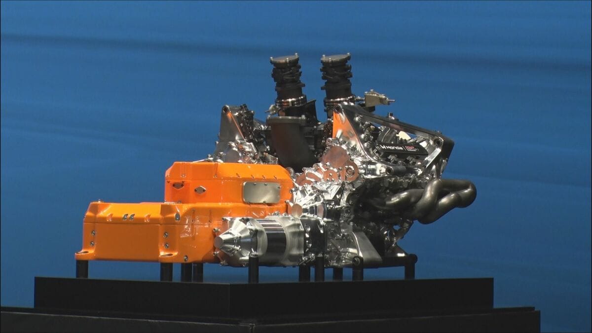 5年ぶりF1復帰のホンダ 新たなパワーユニットを公開“F1の知見を市販車に活かす”