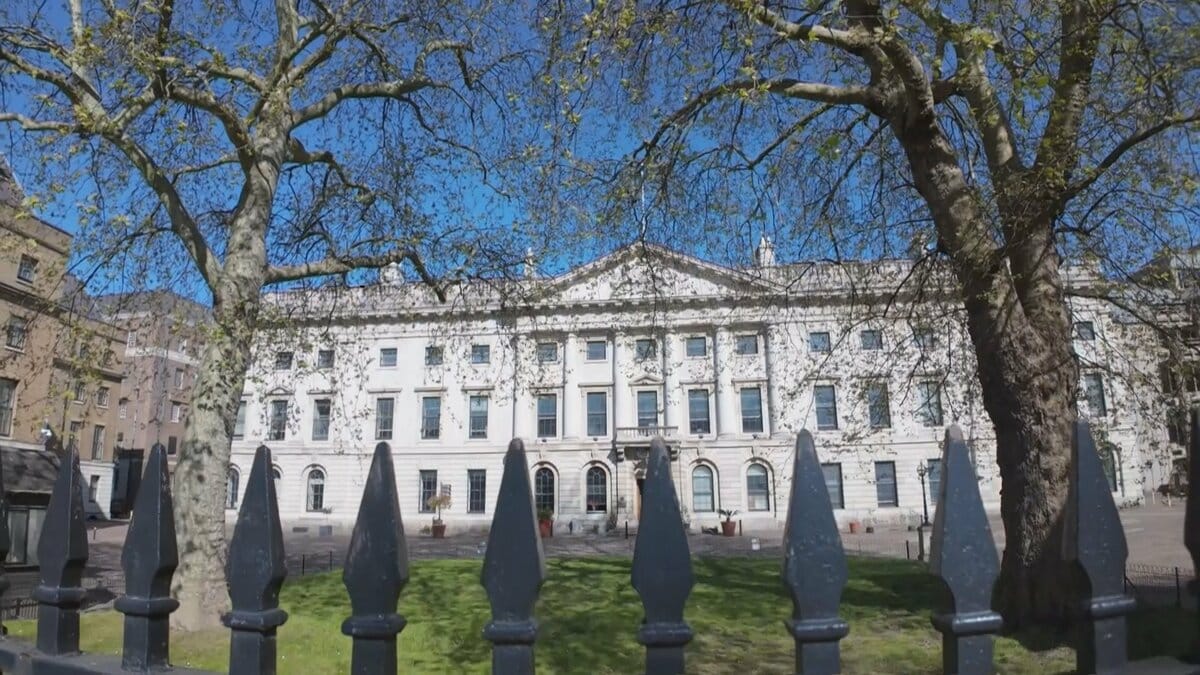 ロンドン中心部の中国“メガ”大使館をイギリス政府が承認　スパイ活動のおそれがあるとして市民らは反発　近隣住民らは異議を申し立て提訴へ