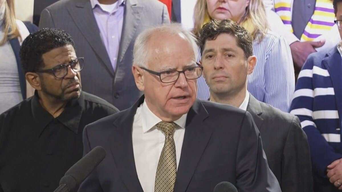 米司法省がミネソタ州知事らに召喚状を送付　「移民取り締まりを妨害した」として捜査