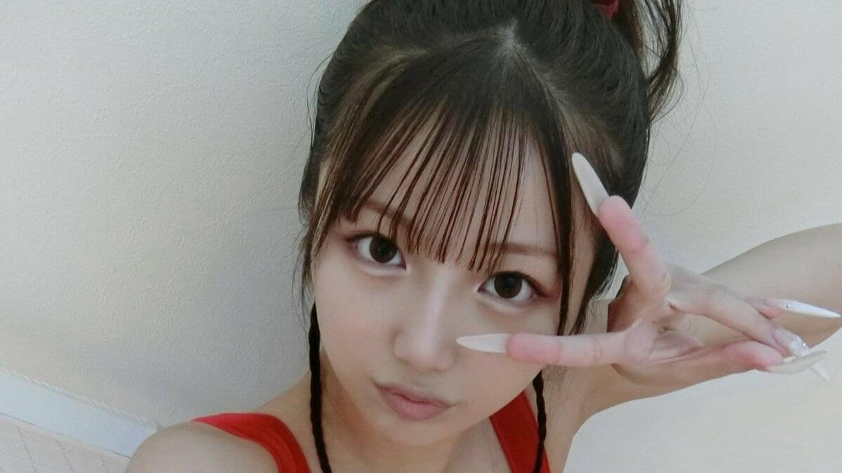 【辻希美・長女】希空「ままに昔のメイクと髪型してもらった」母の『ミニモニ。』時代の衣装で再現ショット