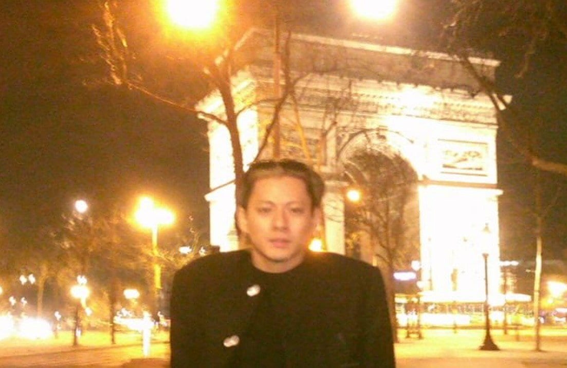 【 Number_i ・平野紫耀 】 フランス・パリでのオフショットを公開 ファン反響 「本当にパリの街並みが良くお似合いで…」