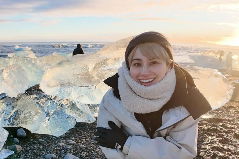 【 ホラン千秋 】　アイスランドの旅　「氷河のかけらが宝石以上に輝いて見えた！」　幻想的なオーロラやダイヤモンドビーチの絶景を公開