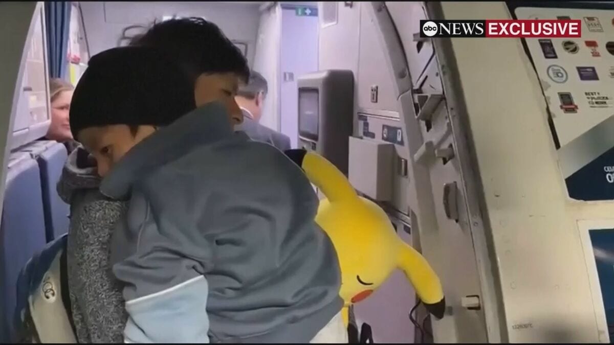 米移民当局にミネアポリスで拘束された5歳男児と父親 南部テキサス州の施設から釈放 自宅に戻る