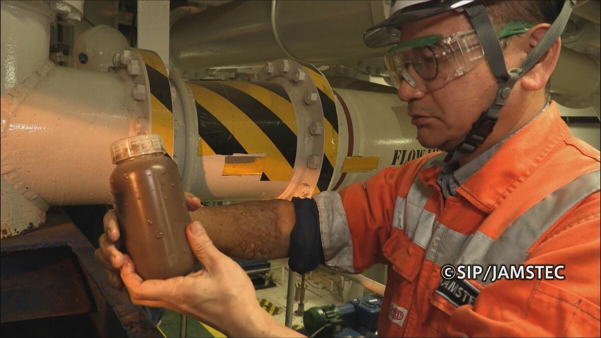 【速報】世界初 海底からレアアース泥を回収 作業難航も船上に連続して引き上げ成功 国産レアアース産業開発に光明