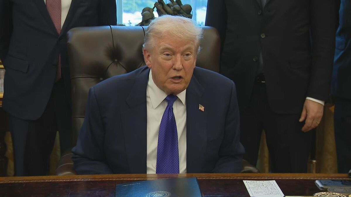 トランプ氏・一転　ワーナー買収に「関与しない」 介入姿勢翻す　ネットフリックスとパラマウントが“争奪戦”　先月には社債購入で「利益相反」指摘