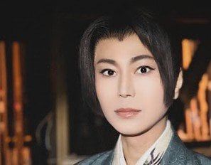 【 氷川きよし 】　舞台オフショット公開　「ユーモア溢れる笑いの絶えない1日を目指して！！！」　想い綴る