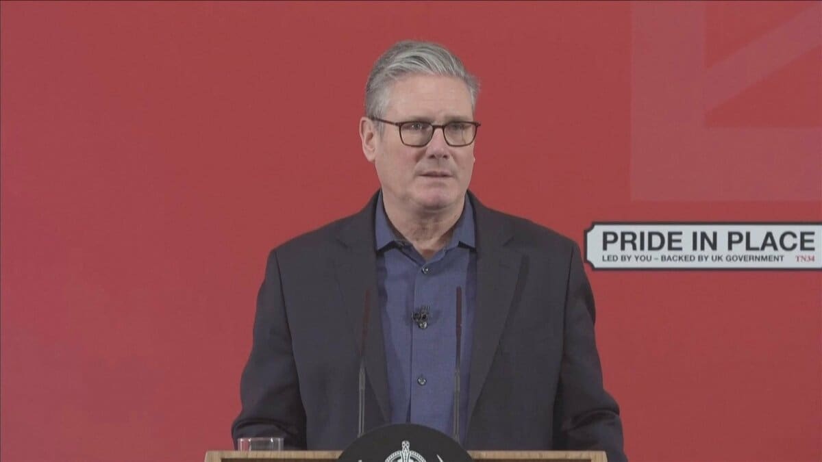 エプスタイン疑惑で英首相に退陣論　前駐米大使の任命責任めぐり