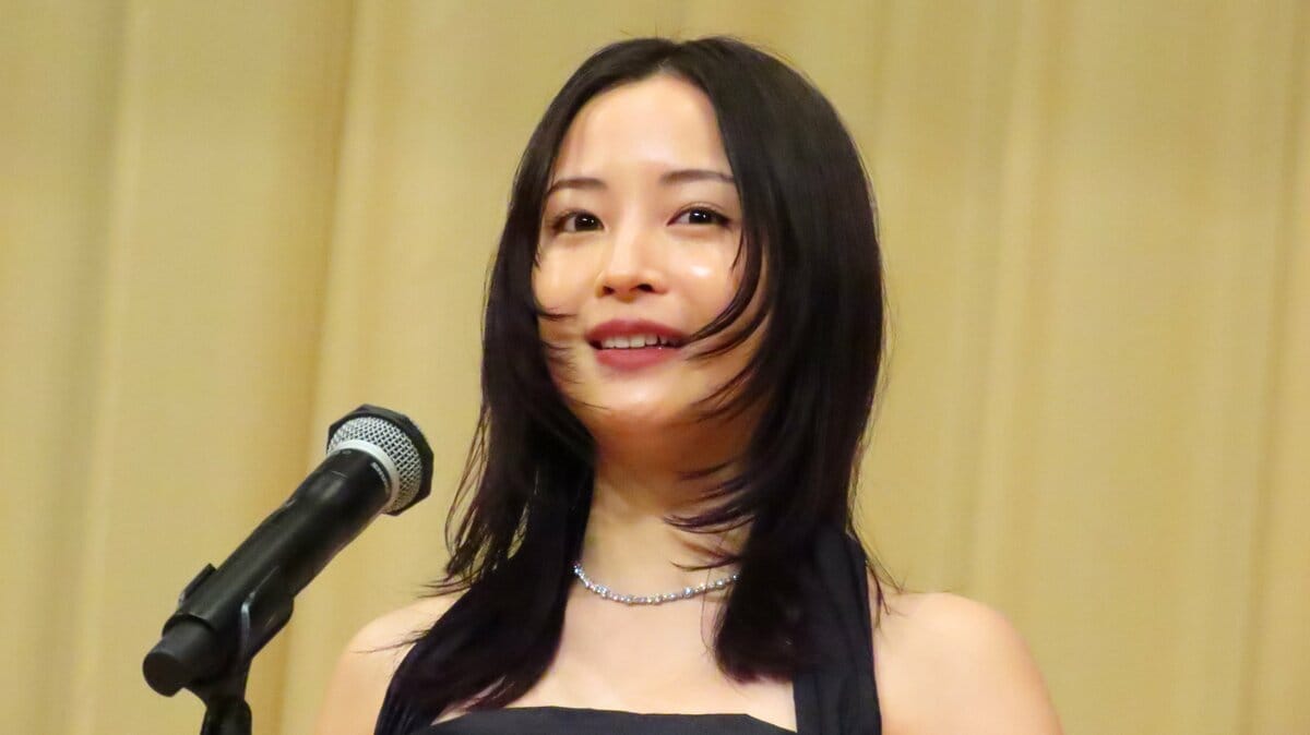 【 広瀬すず 】〝ブルーリボン賞〟主演女優賞を受賞　来年は妻夫木聡とともに司会「今から少しずつ準備していきたい」