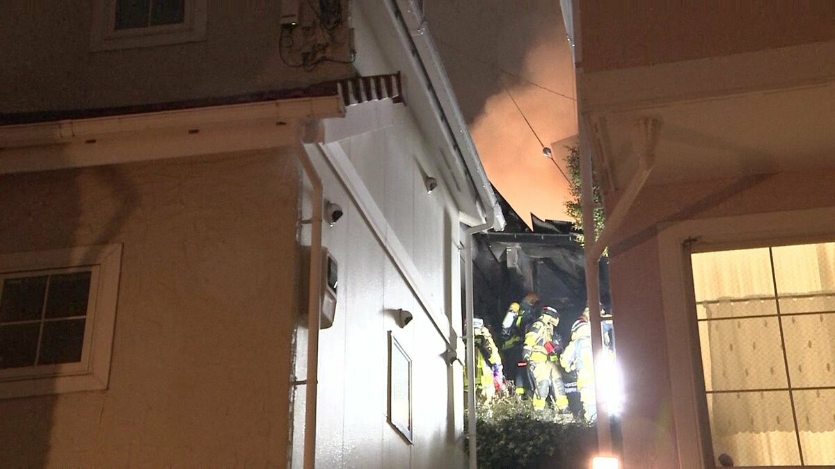 横浜・鶴見区で住宅5棟焼ける火事　80代男性が軽傷