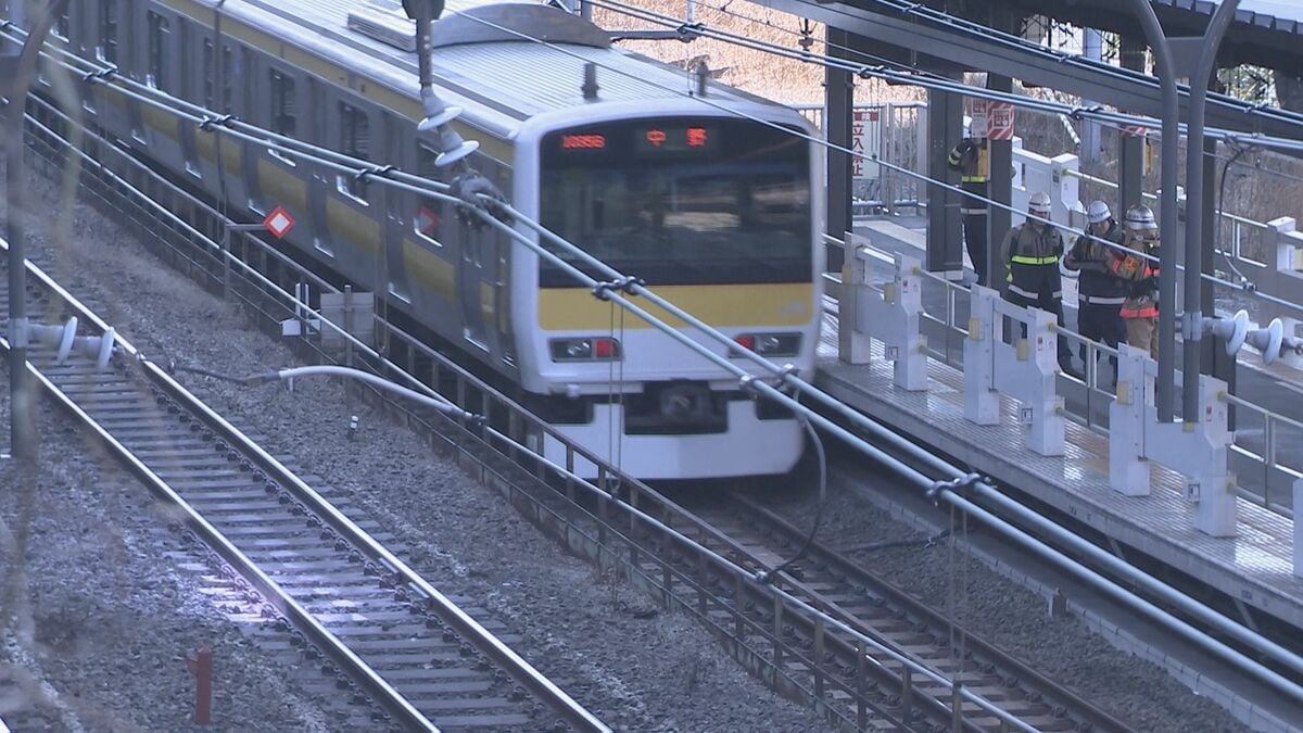 JR飯田橋駅近くの線路内で火事 一時、中央線の一部区間で運転見合わせ 東京・千代田区 警視庁