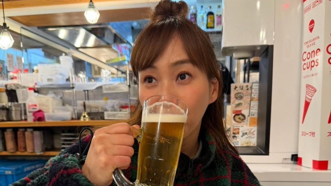 【 藤本美貴 】「私♡41歳になりました!」ジョッキで祝杯〝歳を取るのもなかなか素敵〟渋谷バースデーライブに御礼&大阪に期待込める