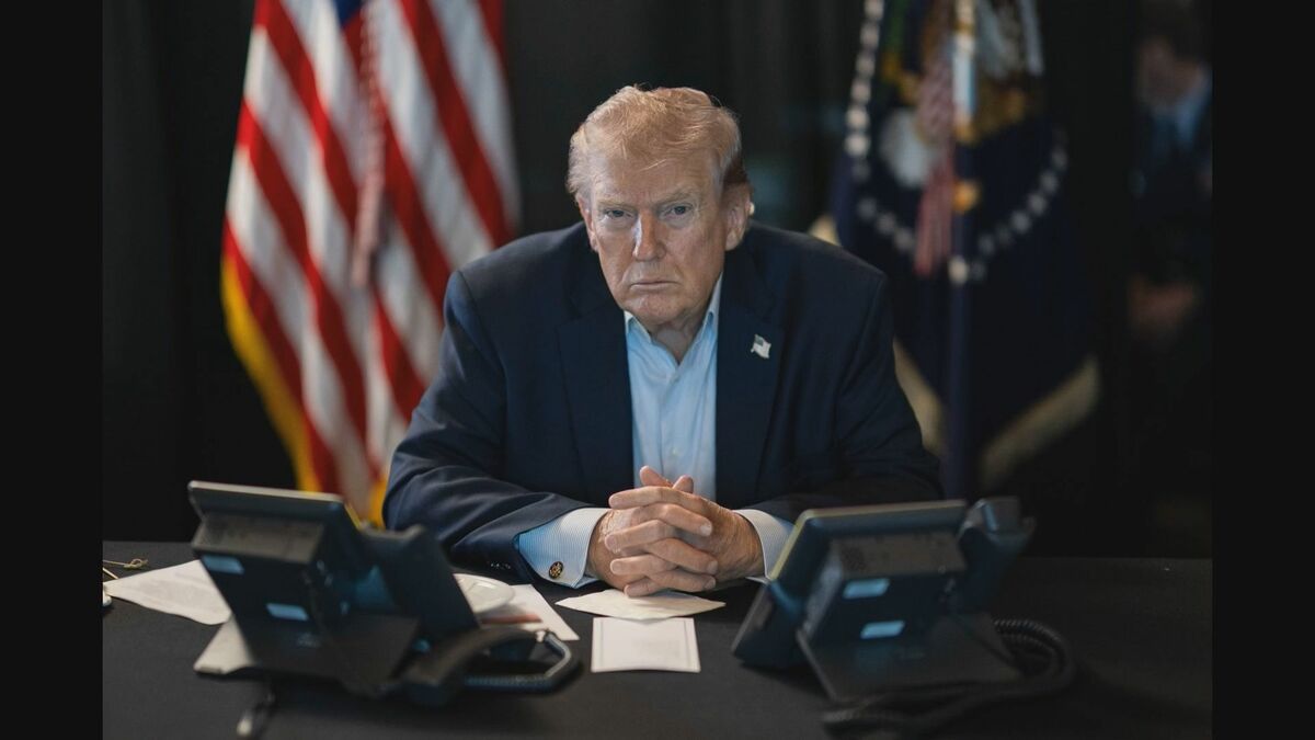 ホワイトハウス トランプ大統領がイランへの軍事作戦の対応にあたった際の写真を公開 フロリダの邸宅=マール・アラーゴで