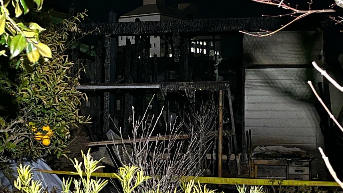 「爆発音がして炎が見える」と通報された住宅に女性遺体 刃物のようなもの刺さった状態　親子とみられる2人と連絡取れず　千葉・茂原市【千葉県警】