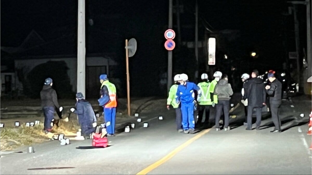 群馬・伊勢崎市の市道でひき逃げ事件　70代男性死亡　警察が逃げた車両の行方追う