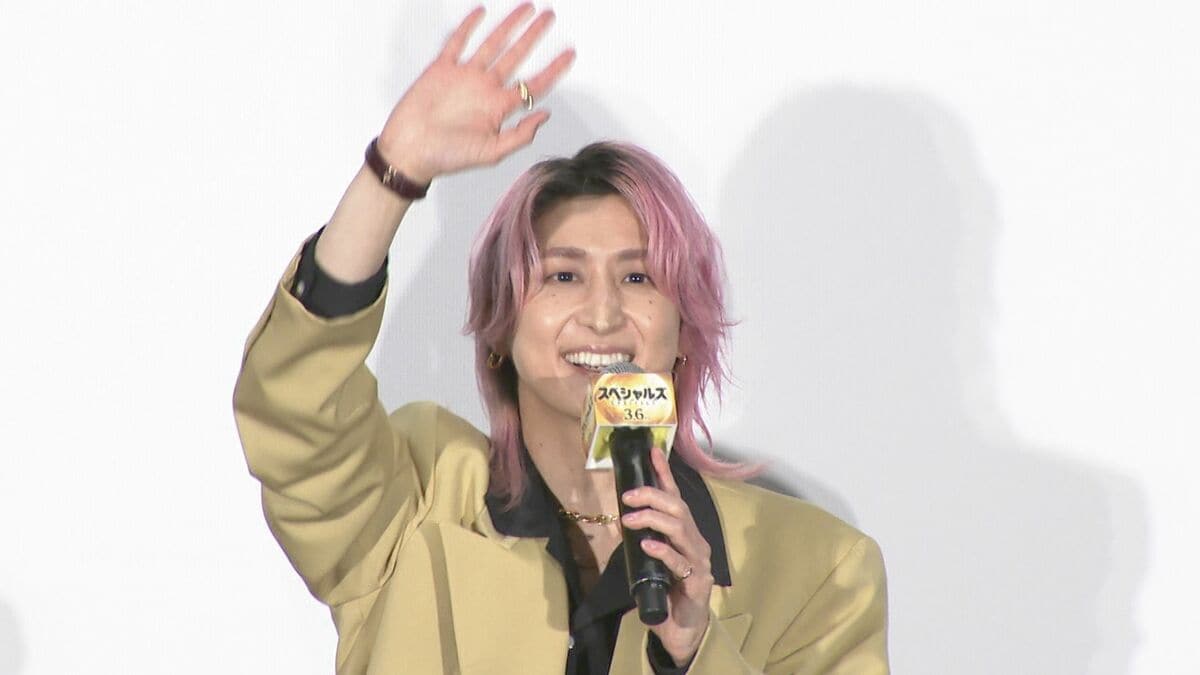 【Snow Man・佐久間大介】「さっくんがいると現場に行きたくなる」　椎名桔平・小沢仁志らが〝座長〟ベタ褒め『オドロウゼ！』ダンスも披露