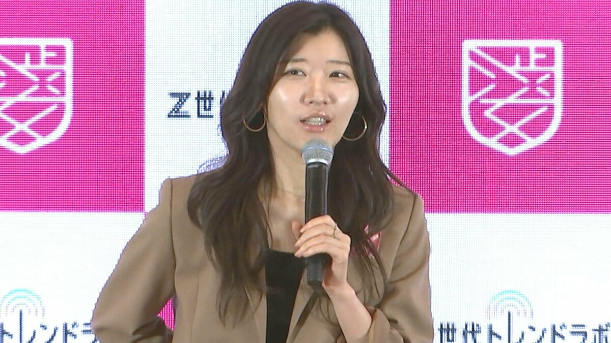 【 ヒコロヒー 】36歳にJK制服着用依頼「できるかぁ!?」　卒業式にサプライズ登場