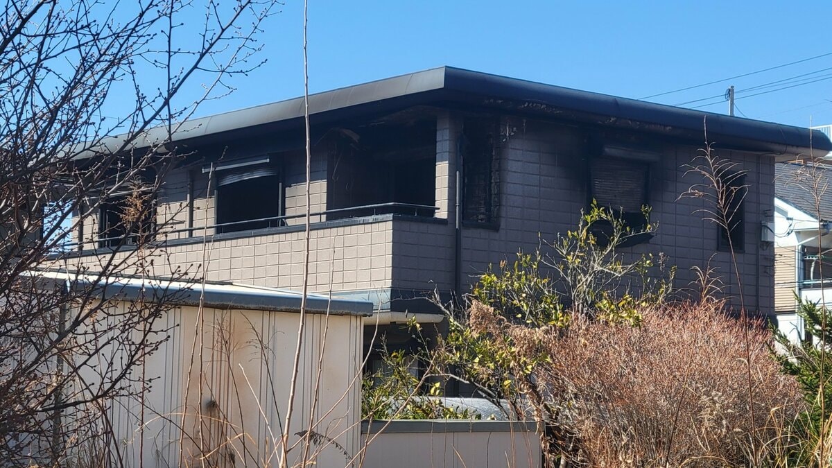 茨城・取手市で住宅火災　住人の高齢夫婦を救出も死亡確認