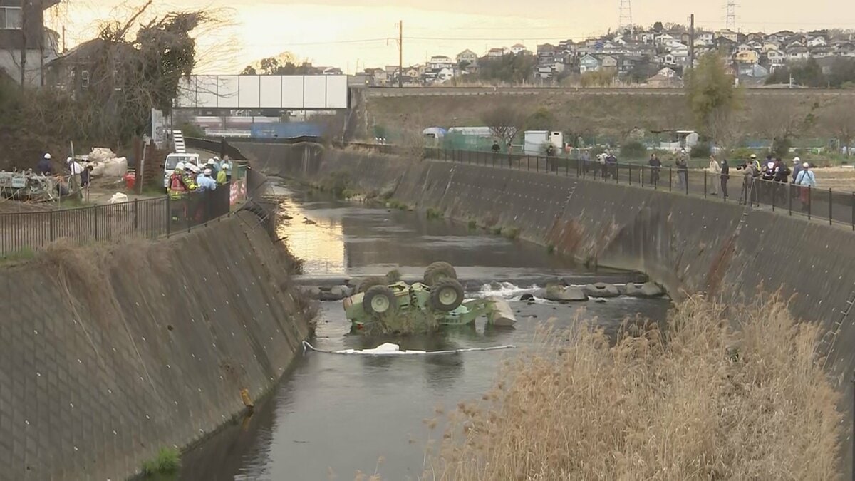 横浜市で重機が川に転落 運転手の60歳男性が搬送先の病院で死亡 警察は原因を捜査