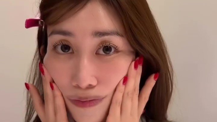 【 中川安奈 】「すっぴんからメイク完成まで」「ずっとやってみたかった」メイクする様子を動画で公開