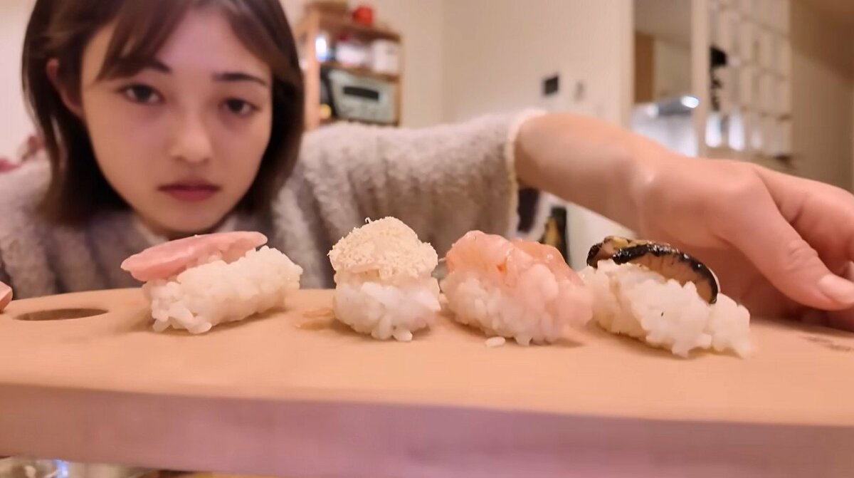 【 井上咲楽 】〝ぱっとご飯食べてくれる友達がほしい〟「ぼっち」にぎり寿司チャレンジに〝どうやって握るんだ?〟