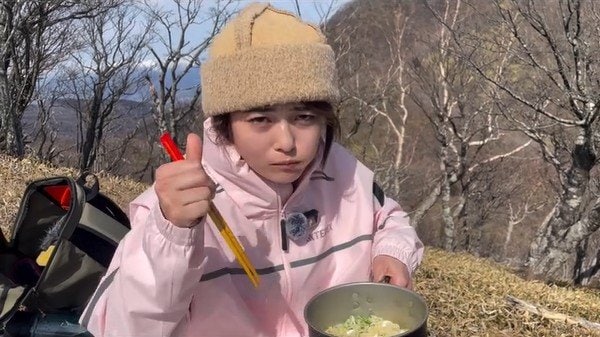 【 井上咲楽 】野外ラーメンは「父と山登り」の一幕 フォロワー反響「美味しいに決まってる」「お父さん、絶対幸せ」