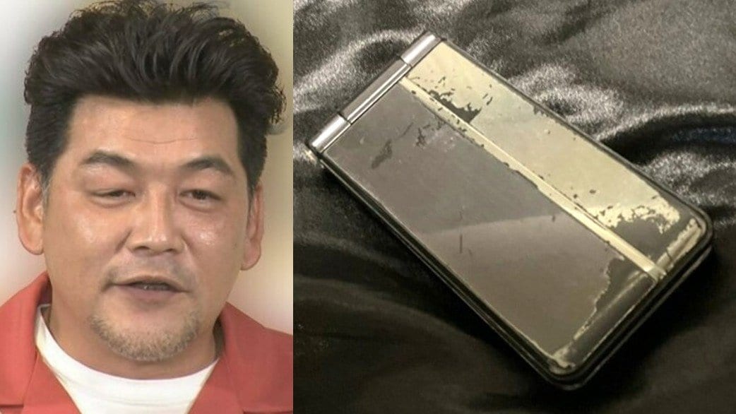 【 サンド・富澤 】 「ガラケーを卒業することとなりました」「ネタを書いたり、パカパカしたり、沢山の思い出がいっぱいです」 その後 「これからはガラホで行けるとこまで行きたい」