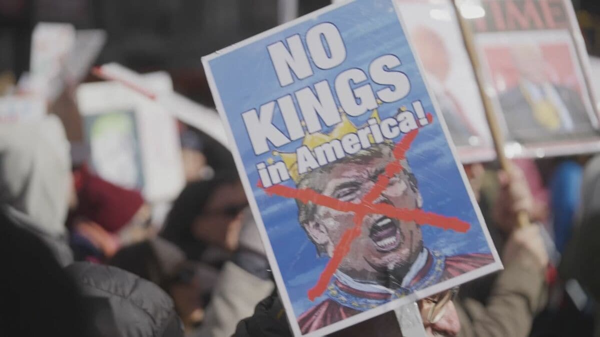 「王様はいらない」トランプ政権への抗議デモ 全米50州で イラン攻撃・移民取り締まりなどに反対の声