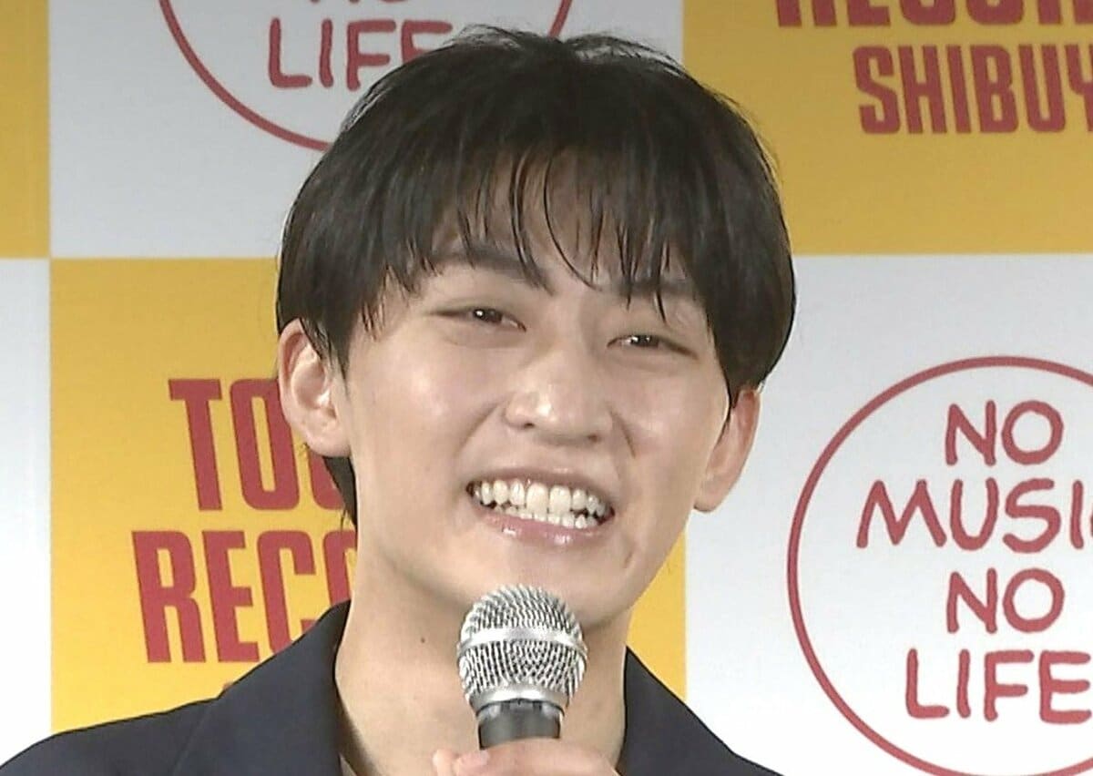 【 日野友輔 】　同級生・藤井聡太に　〝唯一、本人に向かってそのマネを披露したことがある高校生です〟