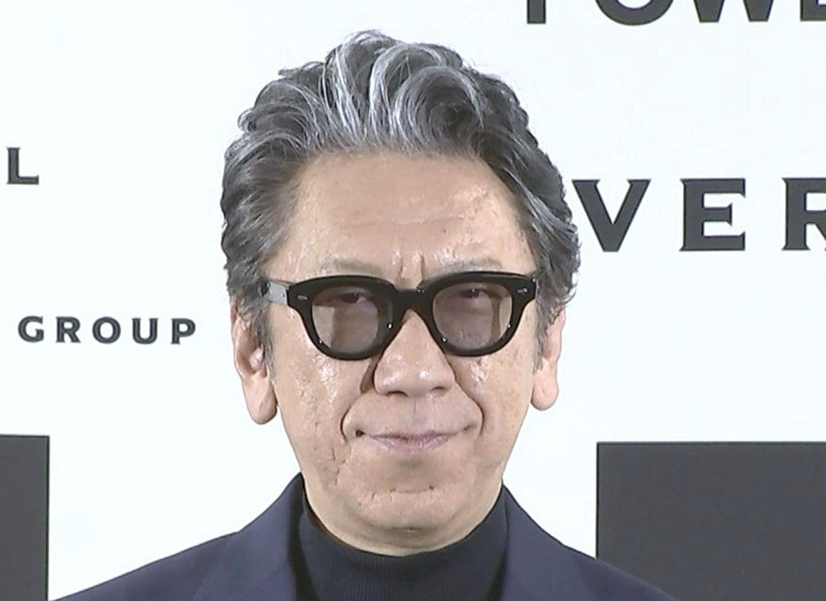 【 布袋寅泰 】 〝オフはなるべくギターを遠ざけてます〟 音楽専門校の特別顧問就任で 「幸運は勇者の味方をする」 新入生へ金言