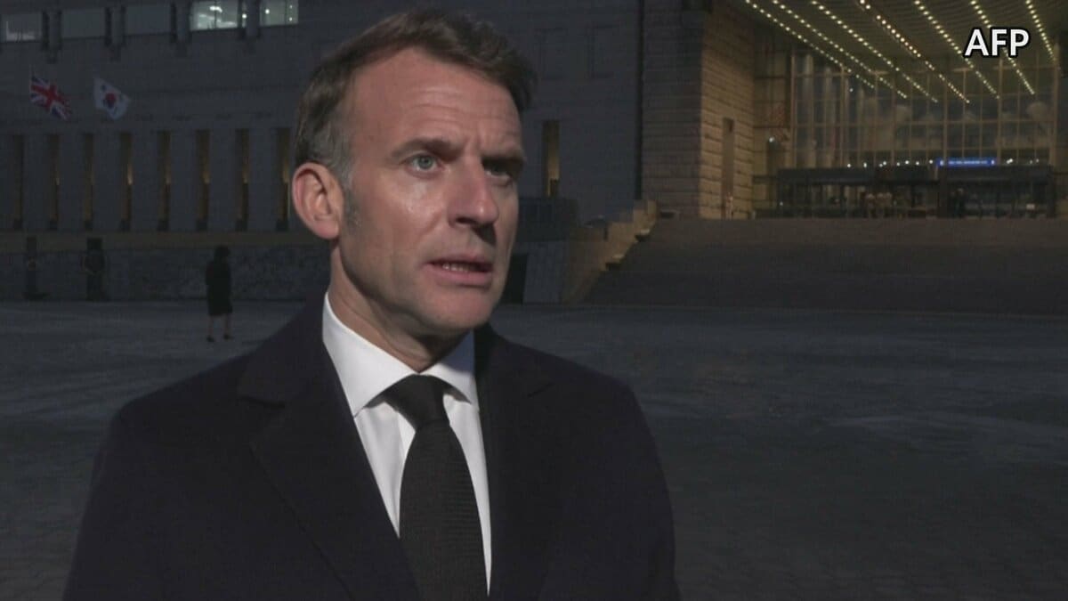 フランス・マクロン大統領「ホルムズ海峡の武力による開放は非現実的」 トランプ氏に対し「毎日矛盾したことを言うべきでない」