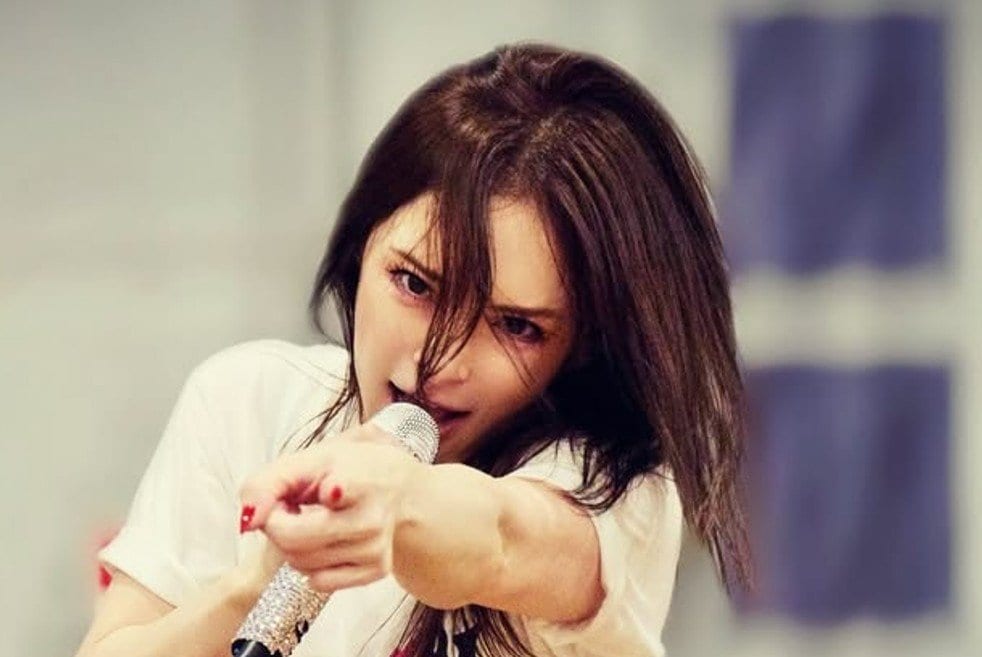 【 浜崎あゆみ 】 「確認事をしてもしてもしてもしても終わらない　もう昼夜は分からない」「全セクション本気だ」「今日もやり切れ私」　ツアー開幕直前に想い