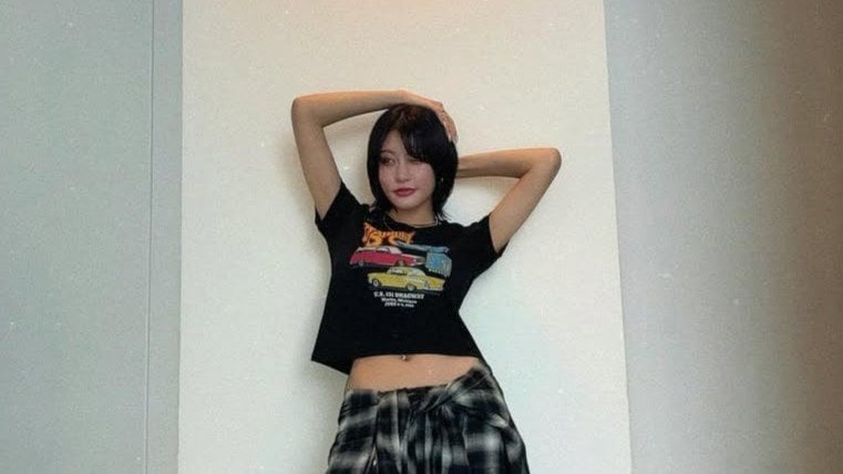 【 王林 】15パターンのオフショットを公開　「共通して言えるのは脚の長さが際立ってる」多くの絶賛の声