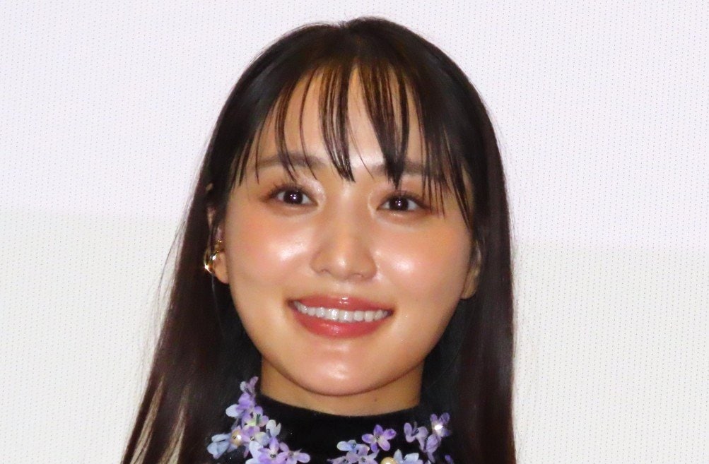 【 菅井友香 】　マンネリ解消に　「スカイダイビング」を提案　中村ゆりかと　映画『チェイサーゲームW』舞台挨拶で　真剣恋愛相談