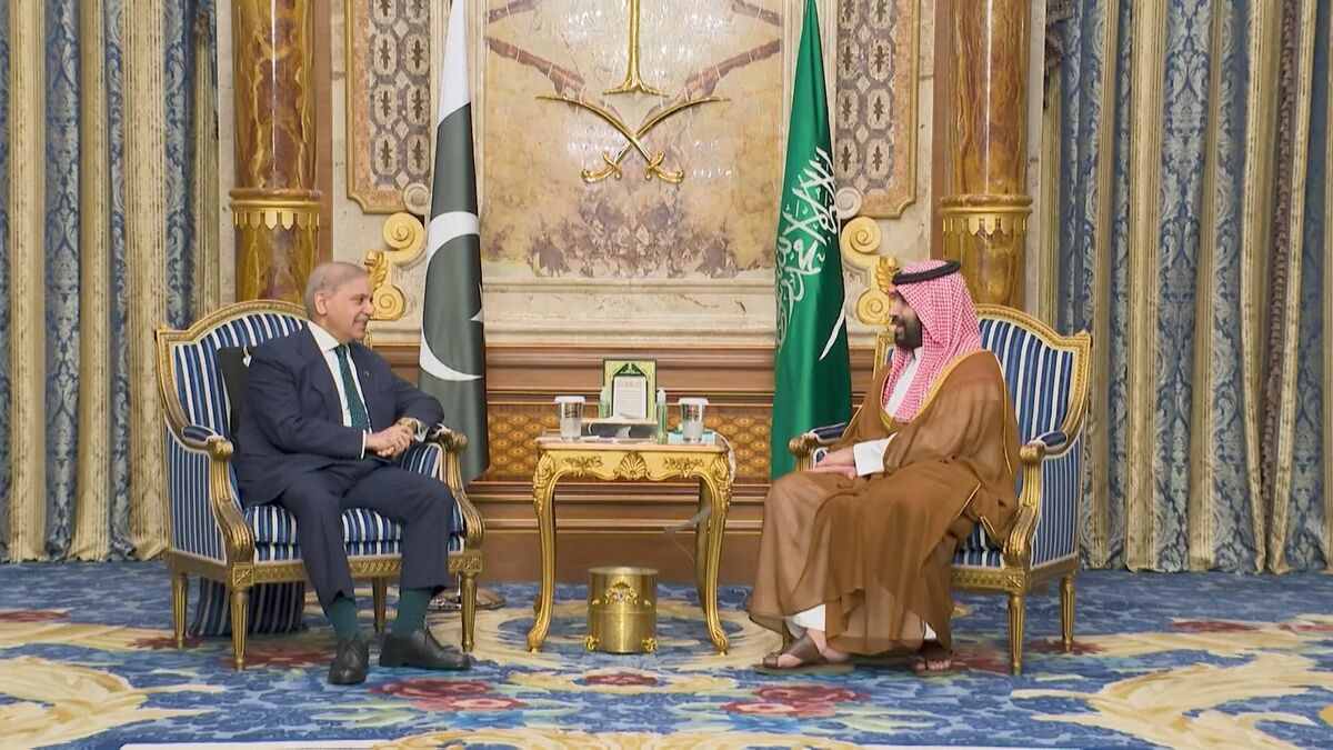 米・イランの仲介国パキスタンのシャリフ首相が中東諸国を歴訪 サウジ皇太子と和平交渉など意見交換