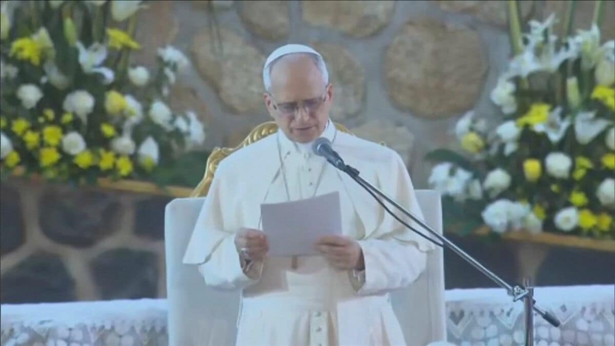 ローマ教皇レオ14世「世界はほんの一握りの暴君たちに荒らされている」トランプ氏と対立深める