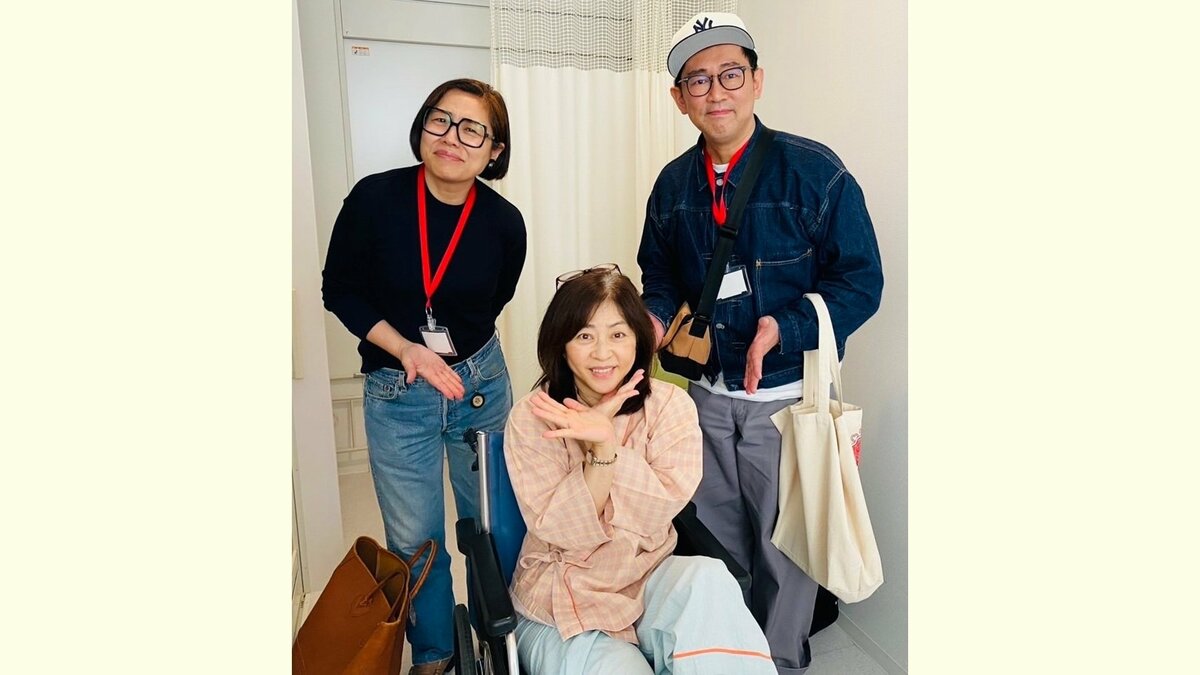 【 松本明子 】〝骨折漫談〟青木さやか＆ビビる大木がお見舞いに　19日に退院へ〝しばらく松葉杖〟で仕事復帰