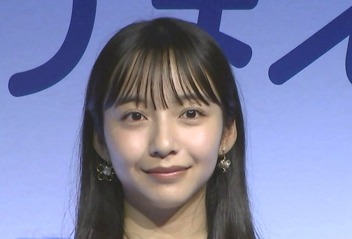 【 山之内すず 】　記者から質問ゼロで大焦り　〝汗かいてきた〟　汗をかいて緊張した「仕事」問われ…〝アッコさんとのプライベート焼き肉〟