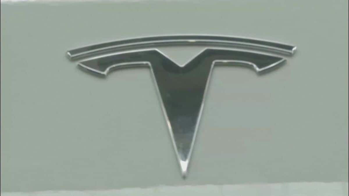 テスラ増収増益　ヒト型ロボット量産へ動き本格化へ