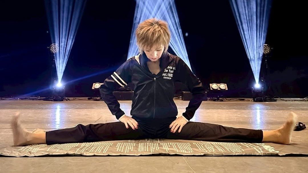 【 小柳ルミ子 】73歳・驚異の開脚〝43年サボらずルーティーン〟柔軟＆ストレッチでデビュー55周年LIVEも無事完走「#継続は力」