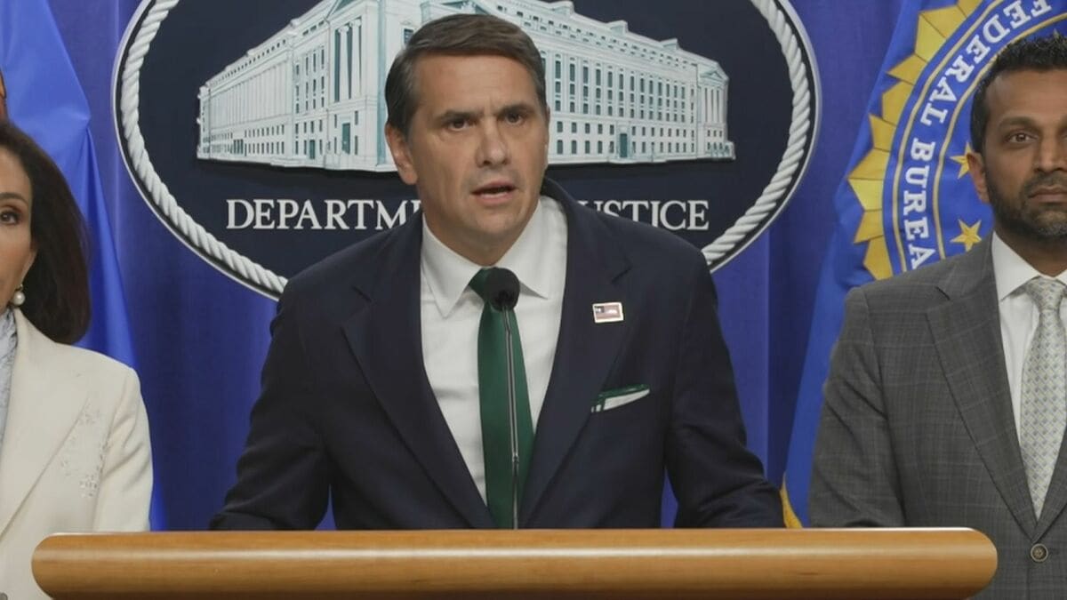 米司法省　銃撃事件で逮捕の男をトランプ大統領への殺人未遂など3件の罪で訴追